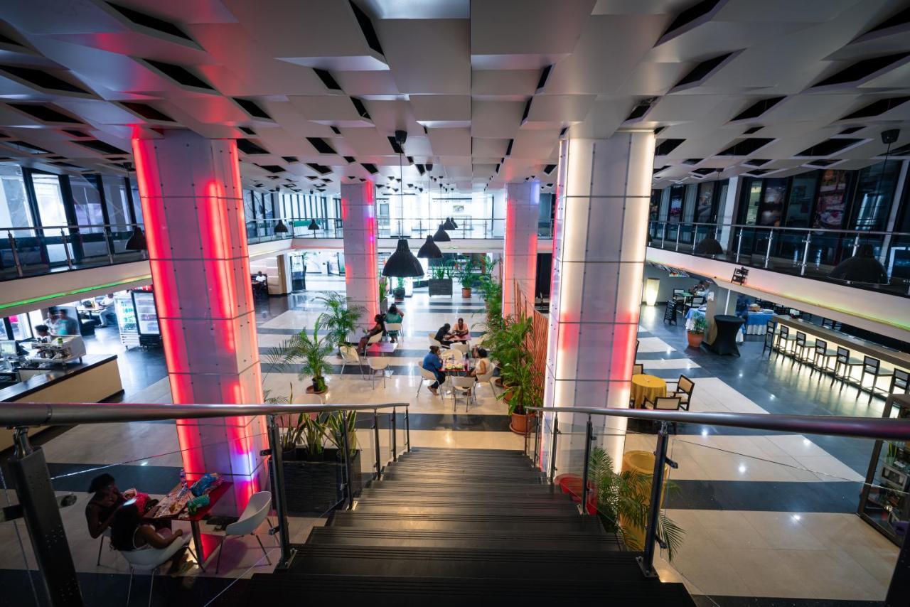 Radisson Hotel פרמריבו מראה חיצוני תמונה