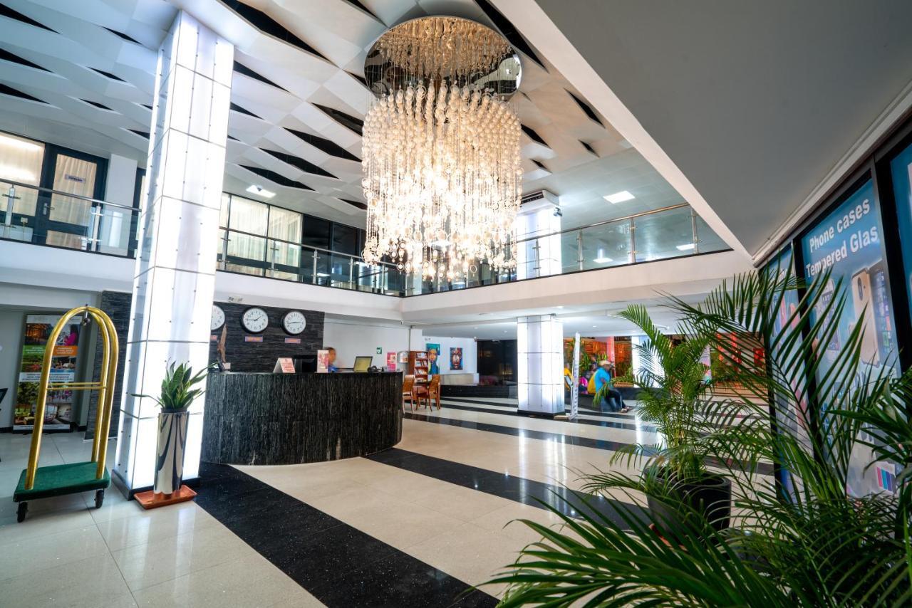 Radisson Hotel פרמריבו מראה חיצוני תמונה