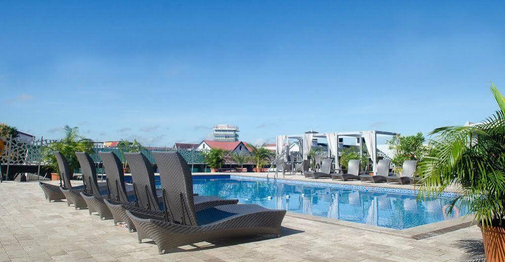 Radisson Hotel פרמריבו מראה חיצוני תמונה